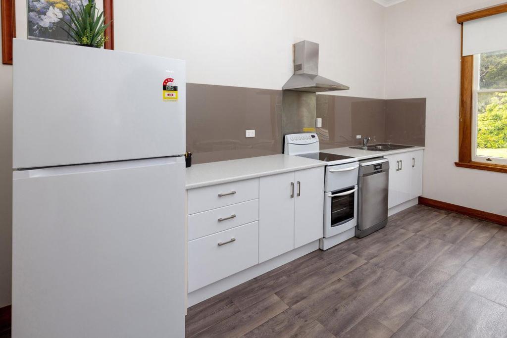 Big4 Strahan Holiday Retreat Екстер'єр фото