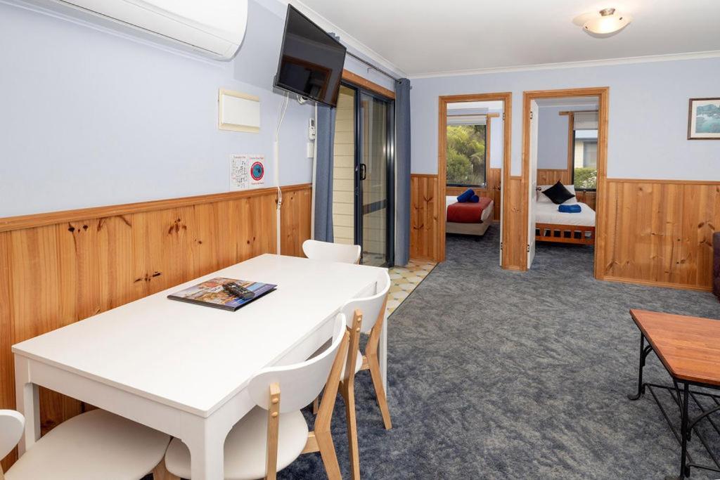 Big4 Strahan Holiday Retreat Екстер'єр фото